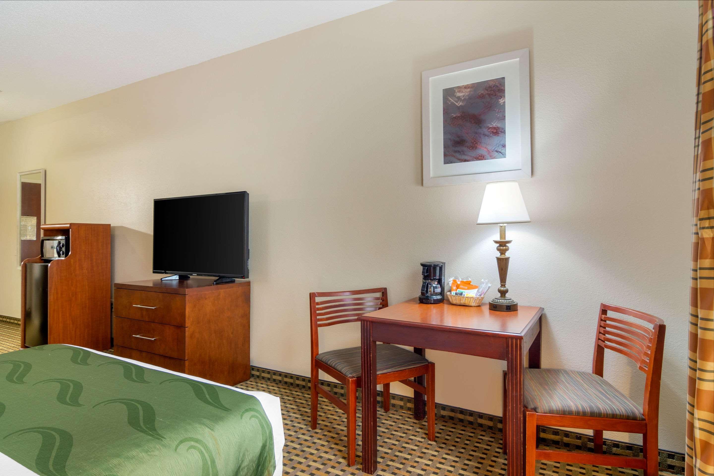 Quality Inn & Suites Decatur - Atlanta East Lithonia Exterior photo